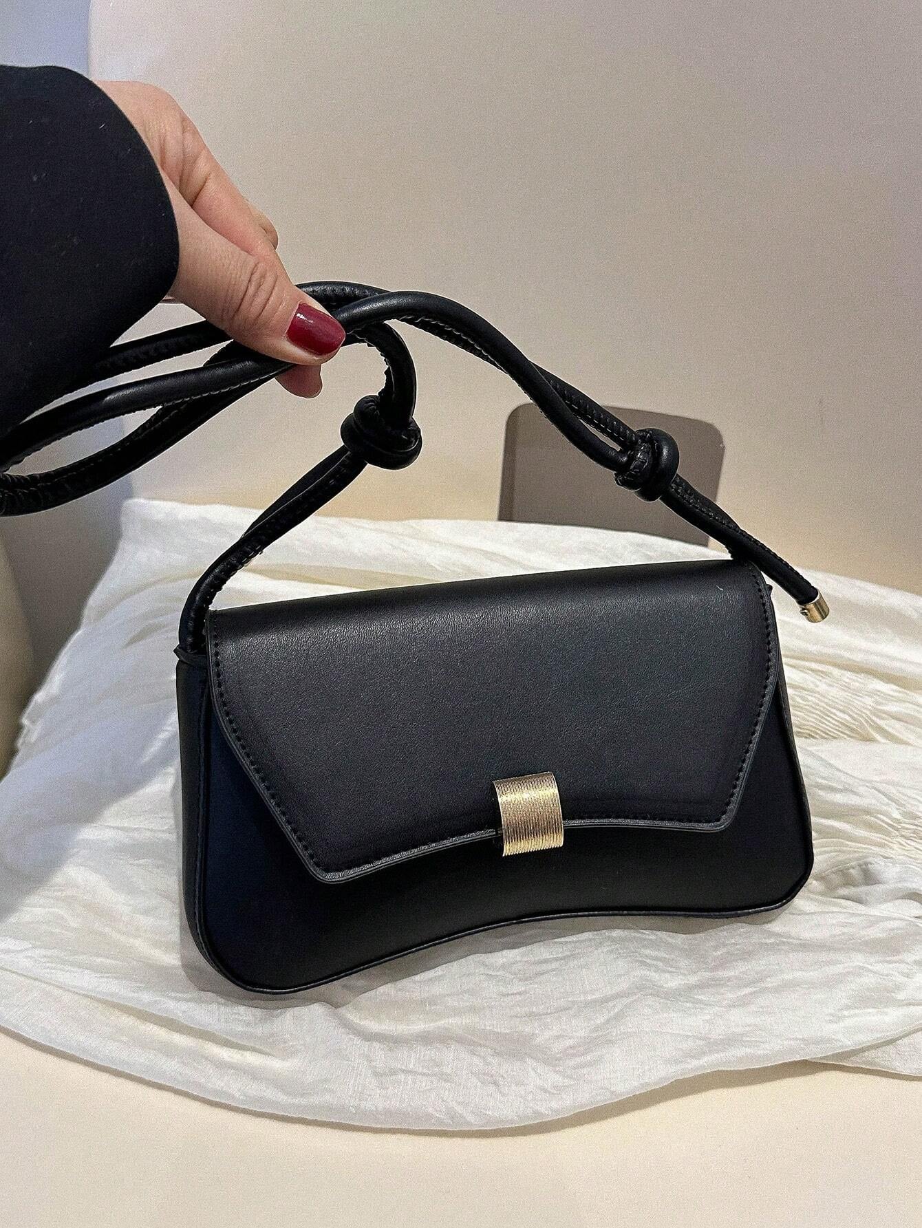 ESSNTL Shoulder bag (Black)